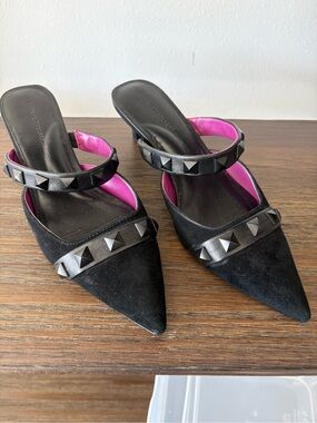 Black Stud-Embellished Pointed Mule with Pink Lining